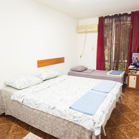 Center - Basic Flat - 10 Min To The Beach Apartment Бургас Екстериор снимка